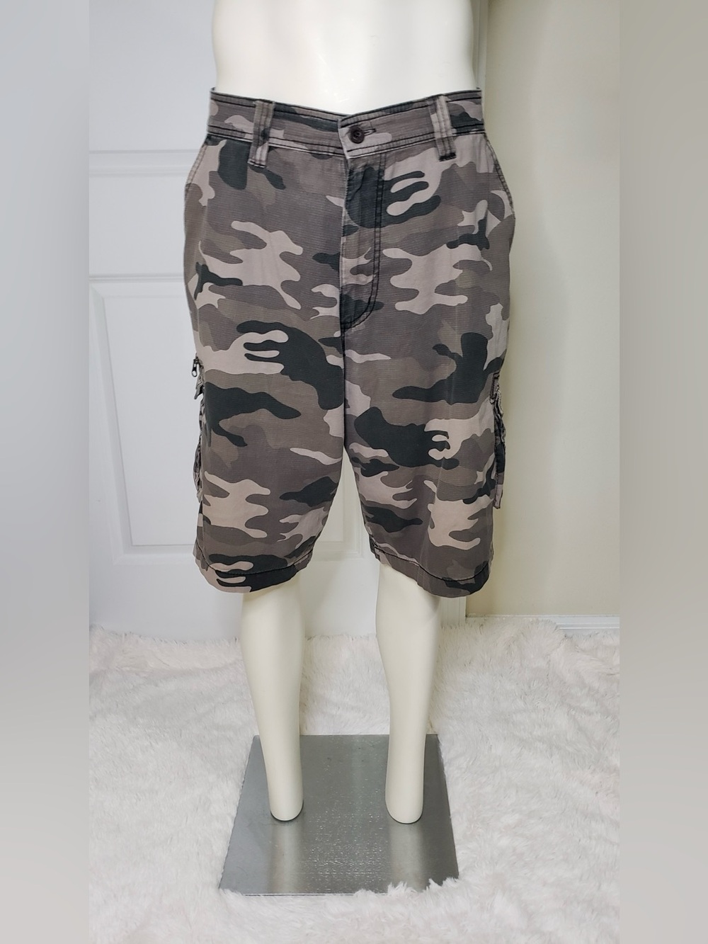Airwalk Mens Camouflage Cargo Shorts With Velcro Belt Loops Y2K Skater Size 36